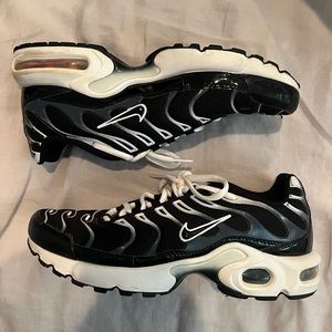 Black and white Nike Air Max Plus